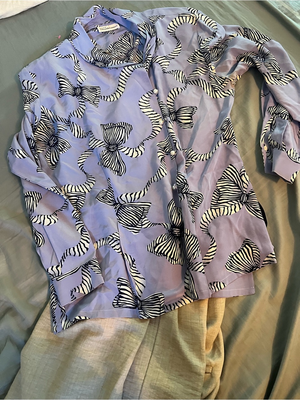 Dana Buchman 100% silk Lavender Blouse with Black Zebra Floral Print
